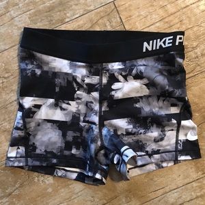 NWOT Nike drift shorts